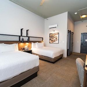 Standard Queen Room